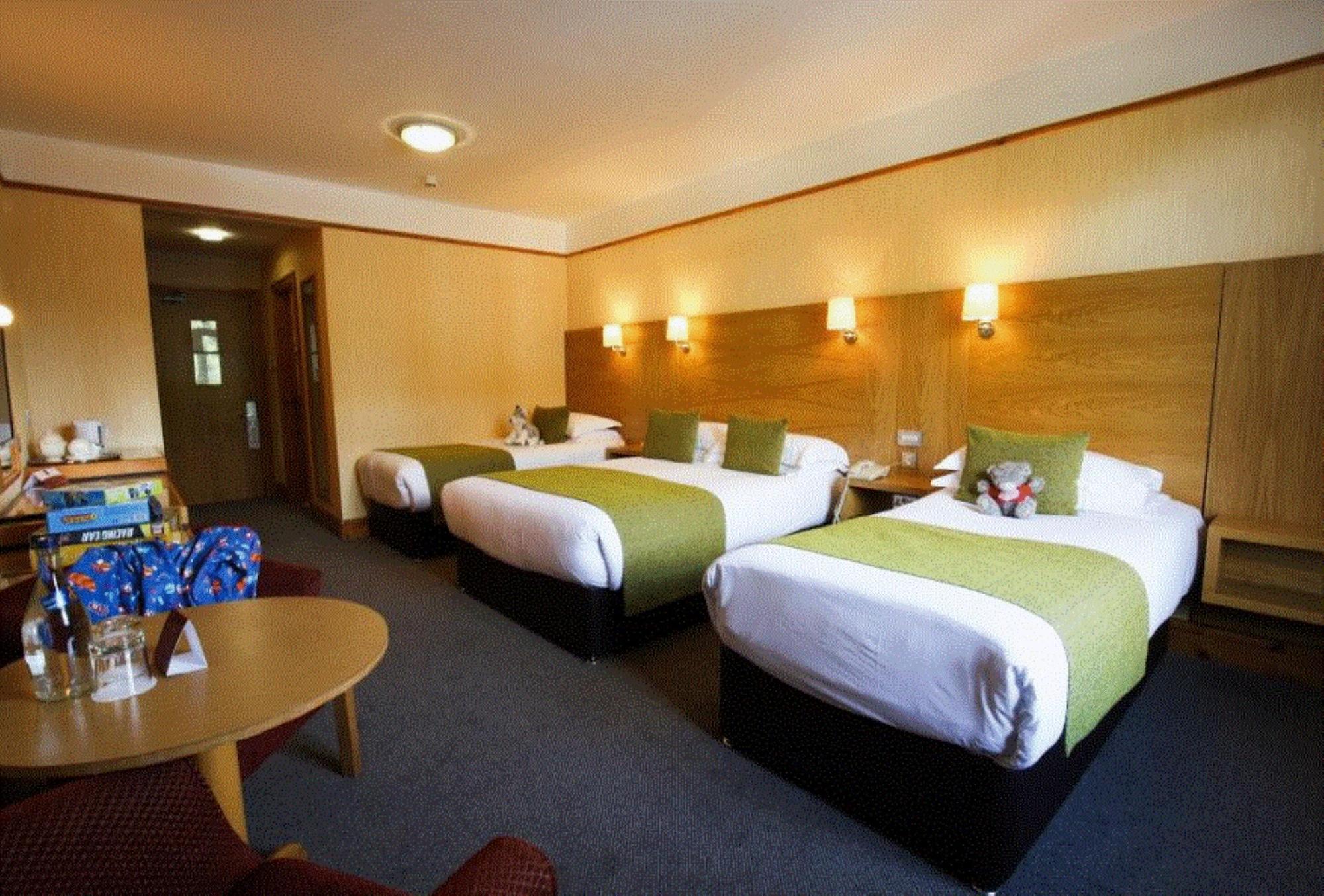 Tullamore Court Hotel Esterno foto